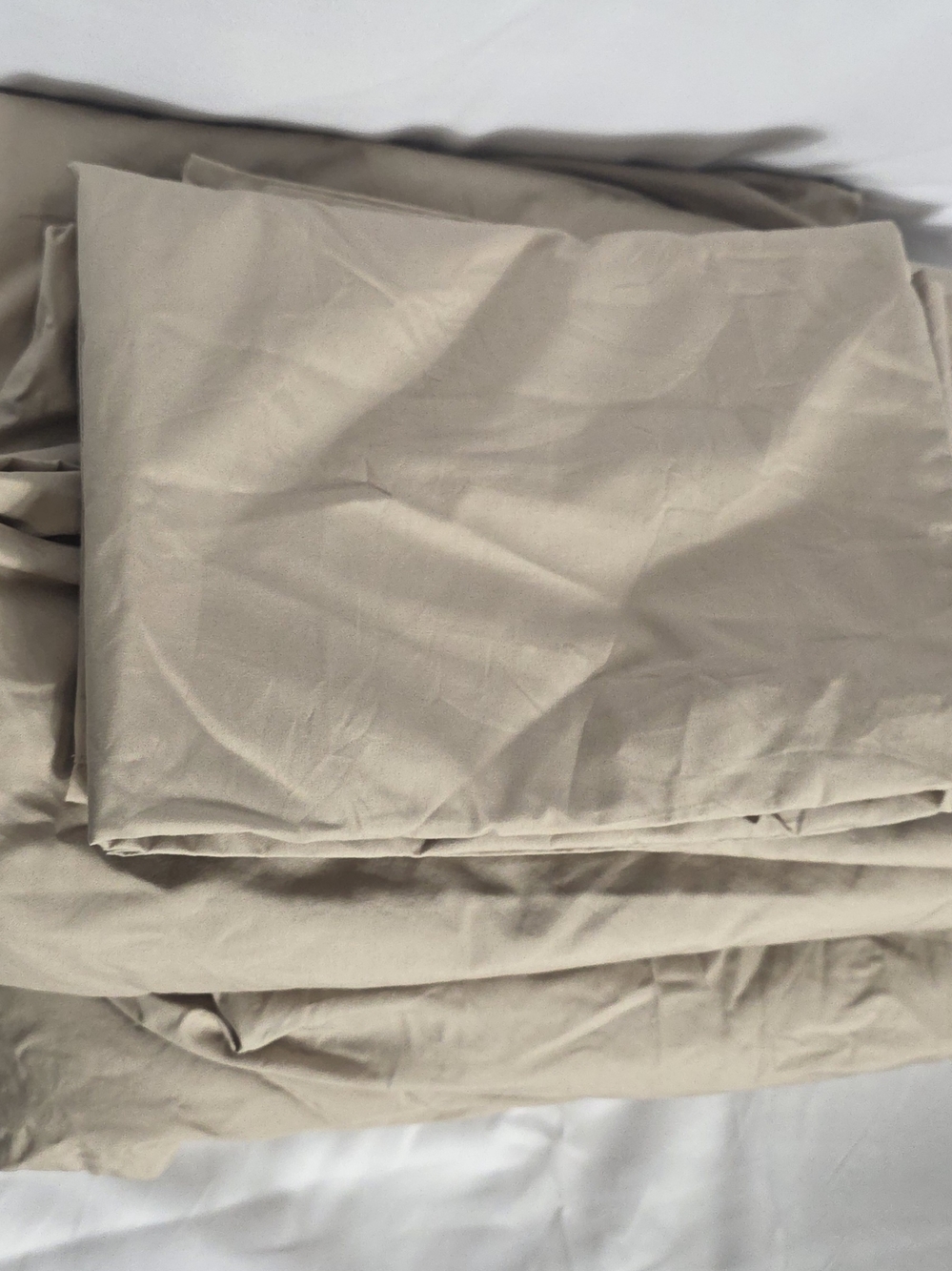 Boll And Branch King Signature Hemmed Sheet Set W/ 2 Standard Pillow Cases - Picture 3 of 5